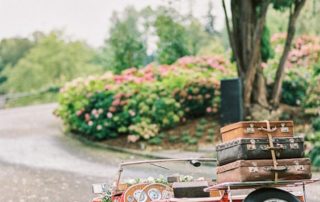 coche antiguo novios-4