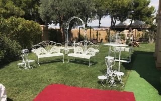 decoracion boda-mobiliario en blanco-para jardin