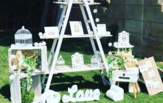 decoracion-escalera-vintage-en blanco