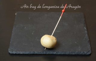 Aperitivos de boda. Bomba Airbag de longaniz