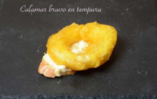 Aperitivos de boda. Calamar bravo en tempura