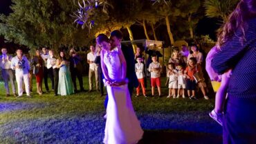 Boda jose y Noelia en Castillo Bonavia. Baile en los jardines-2