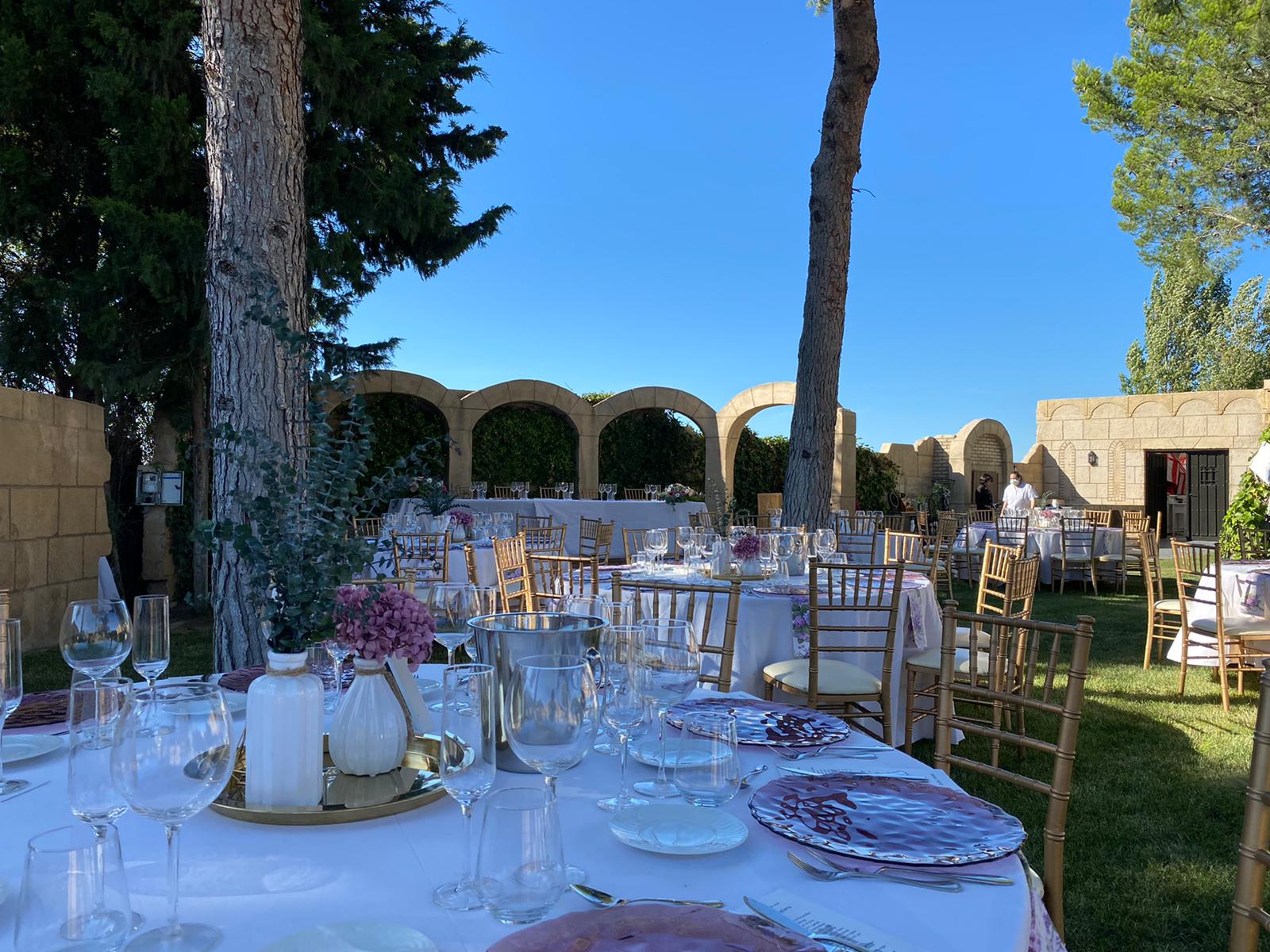 Boda y banquete al aire libre-2_Tu boda en Castillo Bonavia