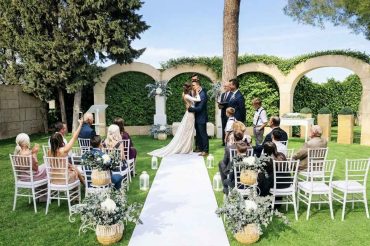 Ceremonia de boda al aire libre en Castillo Bonavía