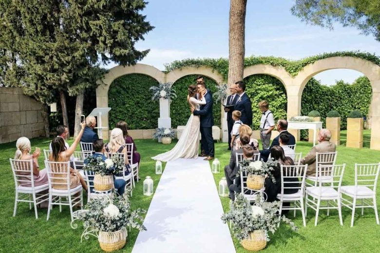 Ceremonia de boda al aire libre en Castillo Bonavía